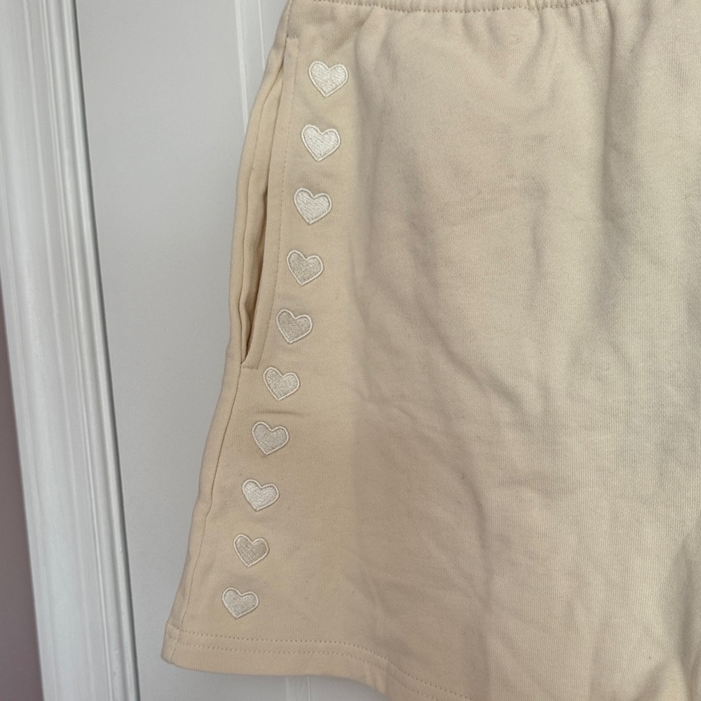 DANDY Cream Shorts with Heart Accents